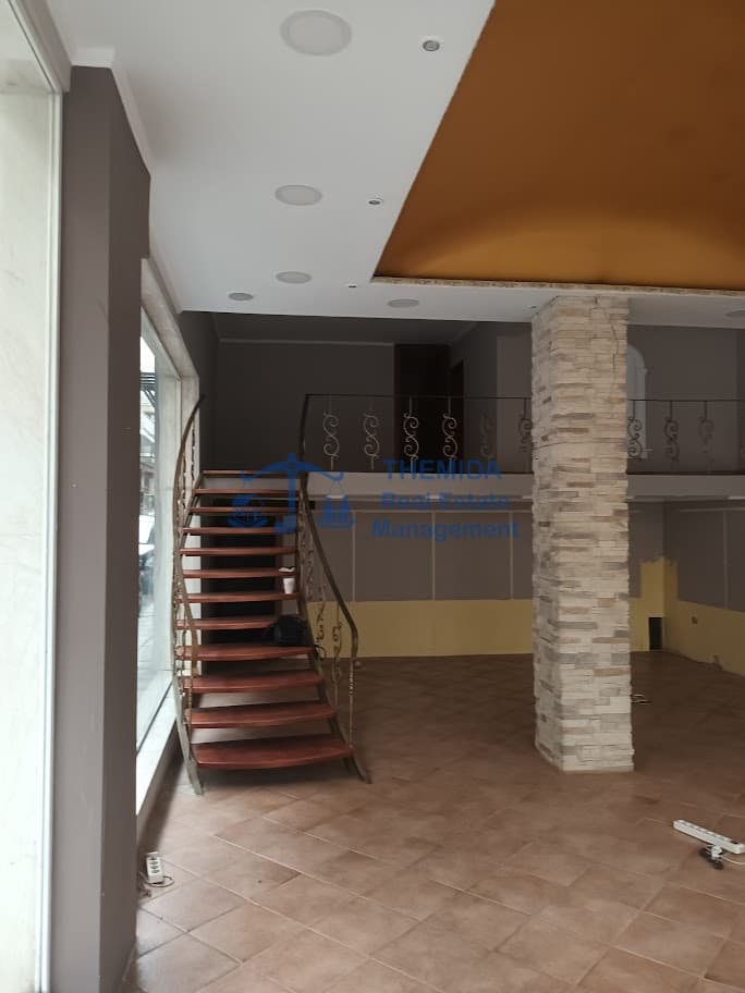 Retail Store in Eptalofos, Ampelokipoi — Photo 6 of 26
