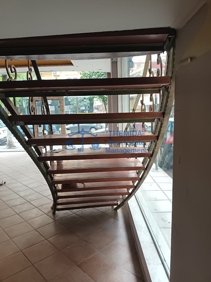 Retail Store in Eptalofos, Ampelokipoi — Photo 14 of 26