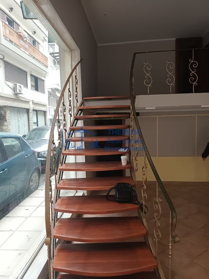 Retail Store in Eptalofos, Ampelokipoi — Photo 23 of 26