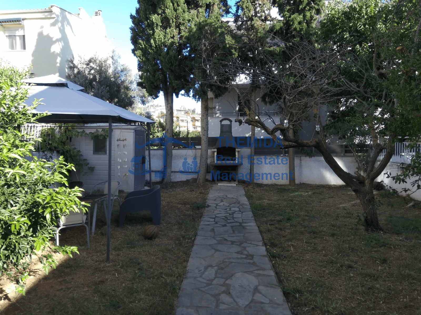 House in Panorama, Panorama — Photo 5 of 10