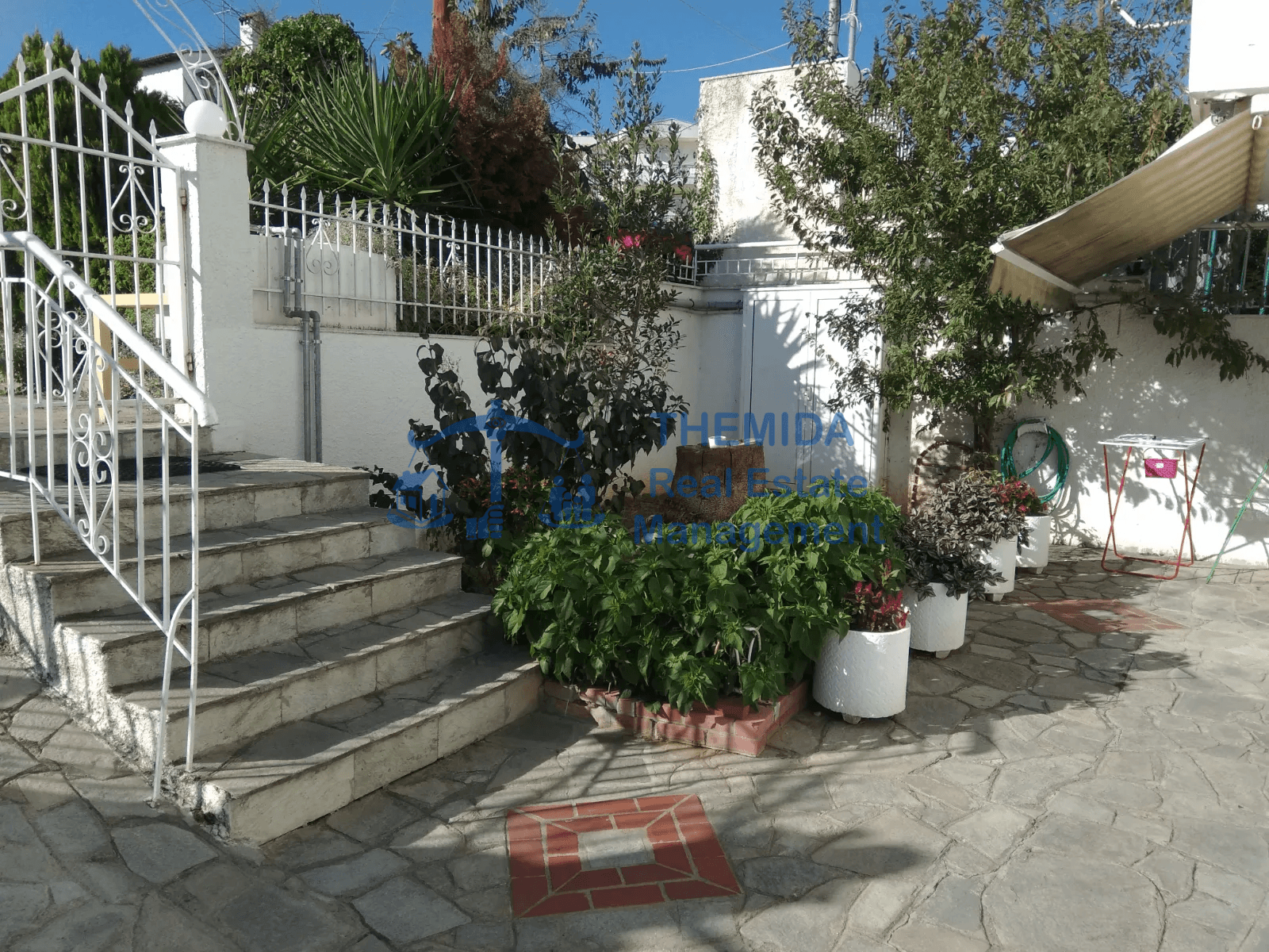 House in Panorama, Panorama — Photo 7 of 10