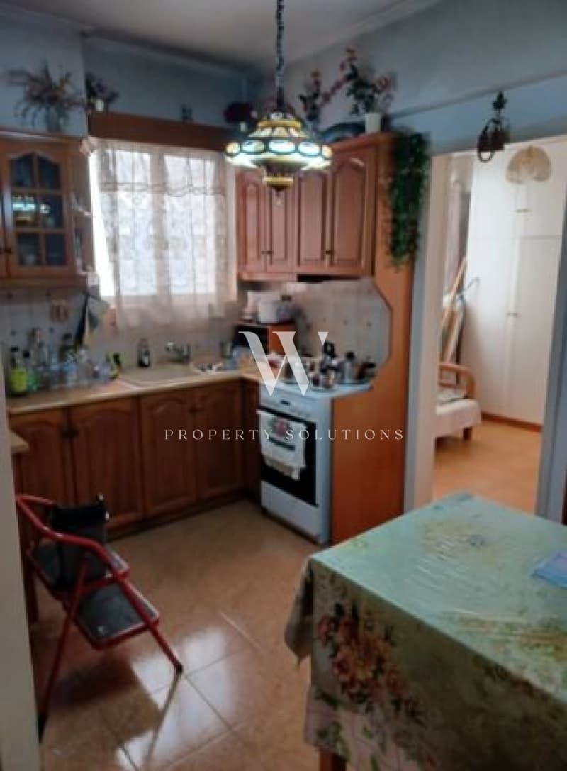 Apartment in Center, Moschato — Photo 2 of 4
