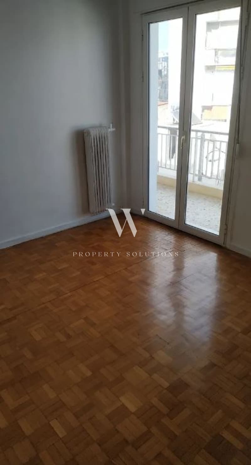 Apartment in Maniatika, Piraeus — Photo 1 of 11