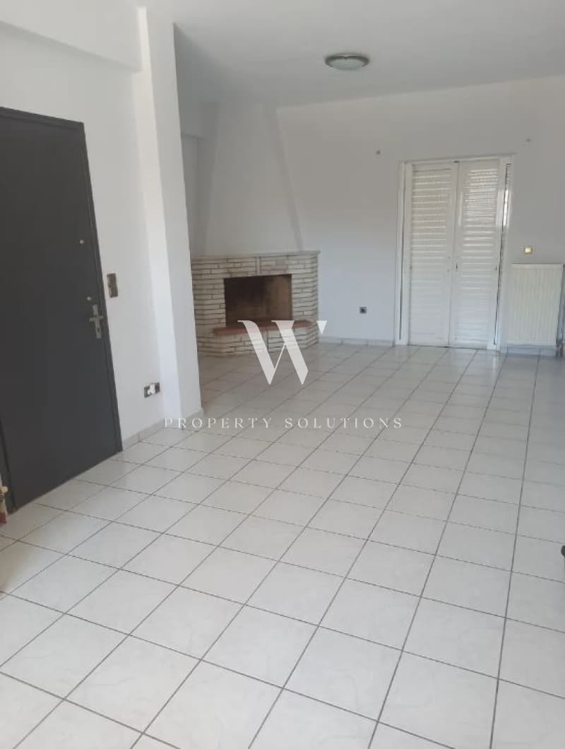 Apartment in Tampouria, Nikaia — Photo 2 of 16