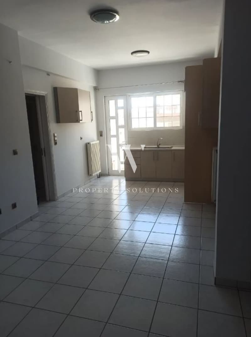 Apartment in Tampouria, Nikaia — Photo 3 of 16