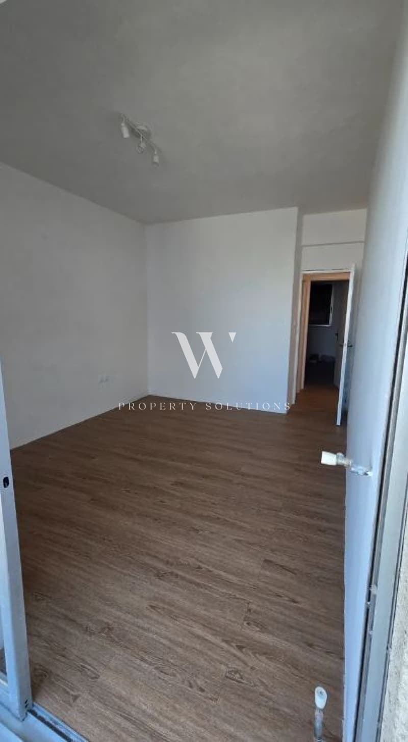 Apartment in Center, Moschato — Photo 4 of 9