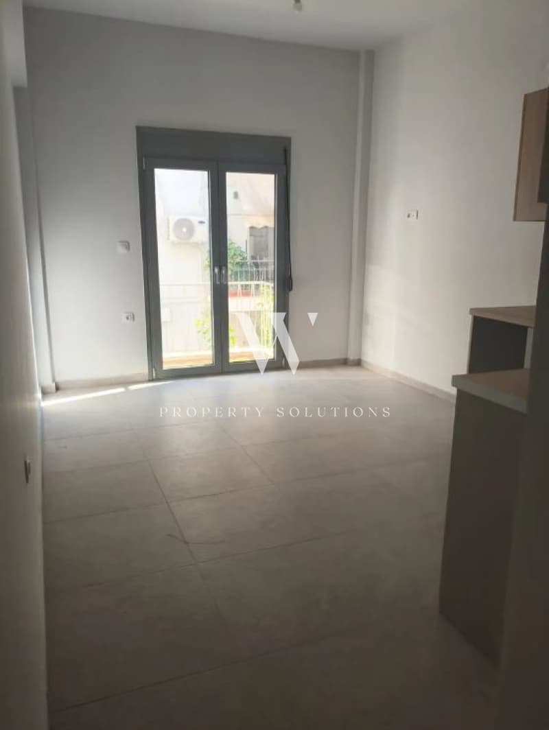 Apartment in Center, Dafni — Photo 2 of 14