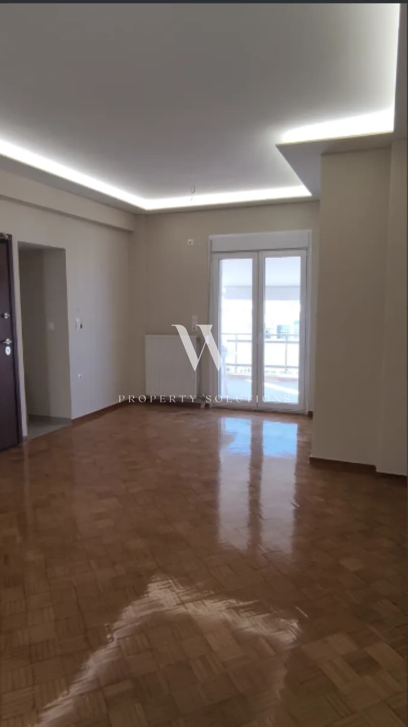 Apartment in Diilistiria, Piraeus — Photo 1 of 17