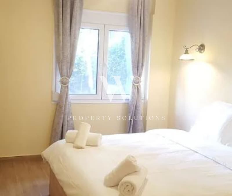 Apartment in Tzitzifies, Moschato — Photo 3 of 4