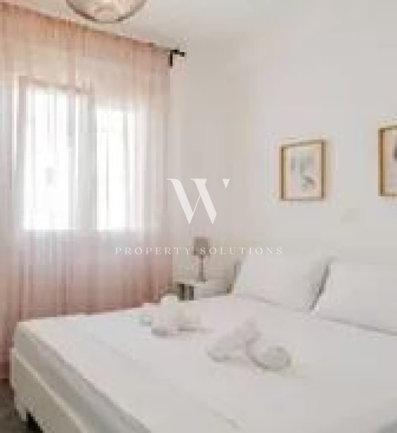Apartment in Tzitzifies, Moschato — Photo 2 of 4