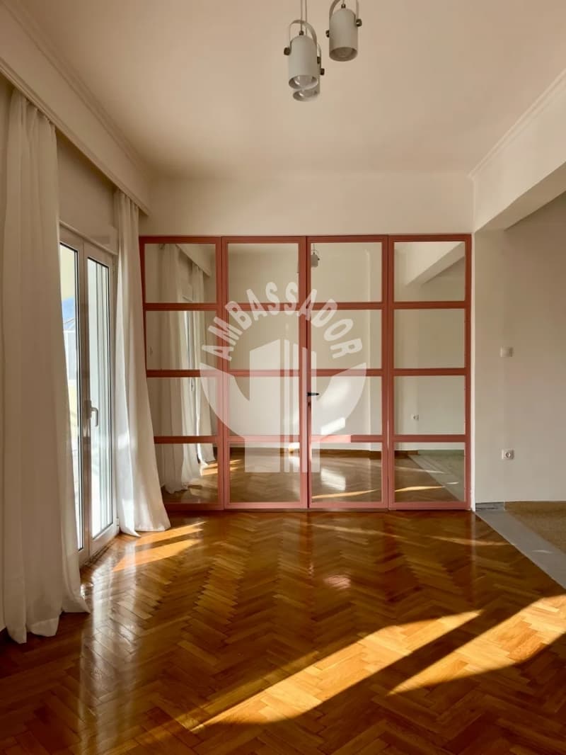 Apartment in Stathmos, Attiki — Photo 1 of 20