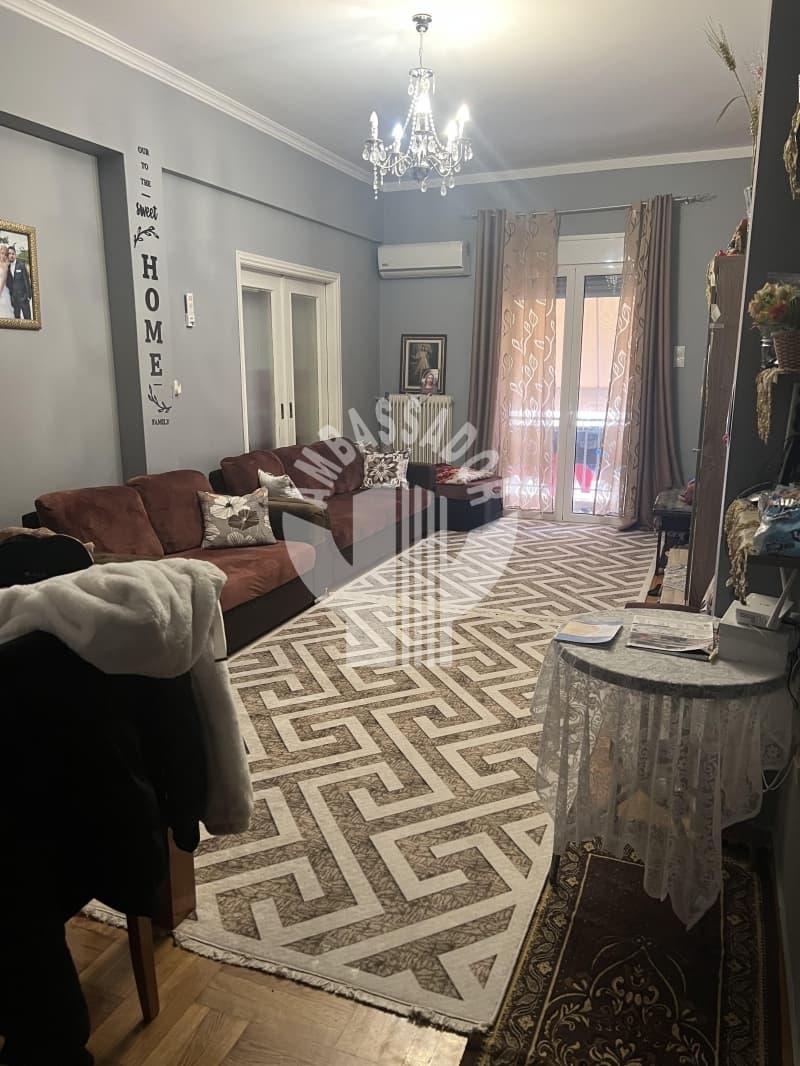 Apartment in Osios Loukas, Patisia — Photo 1 of 15