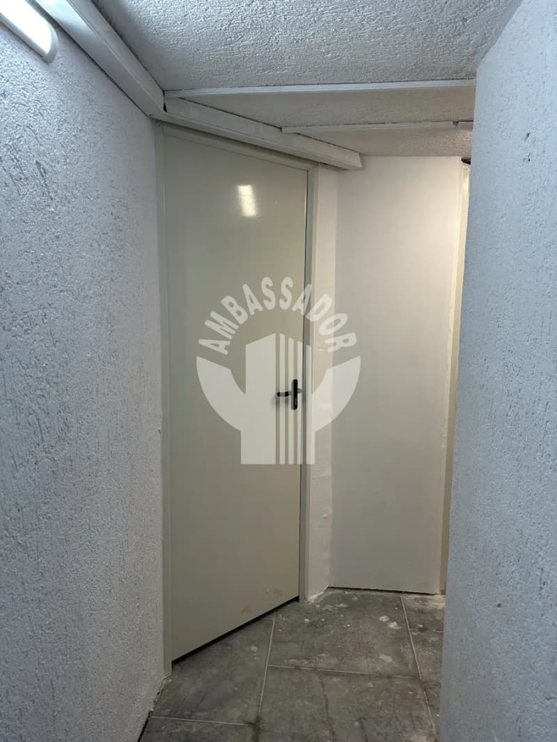 Apartment in Center, Moschato — Photo 17 of 22