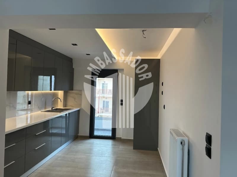 Apartment in Center, Moschato — Photo 7 of 22
