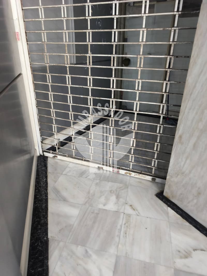 Κατάστημα στην Περιβόλια, Γαλάτσι — Φωτογραφία 4 από 5