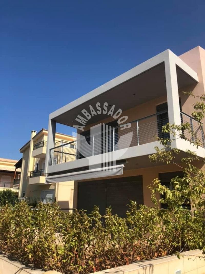 House in Kefleika, Kalivia Thorikou — Photo 1 of 30