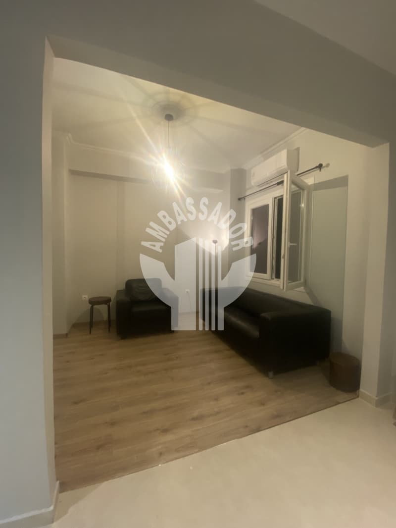 Apartment in Platia Koumoundourou, Kentro — Photo 3 of 13