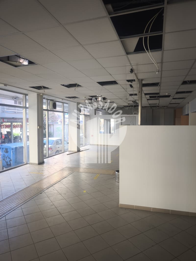 Retail Store in Center, Dafni — Photo 10 of 11