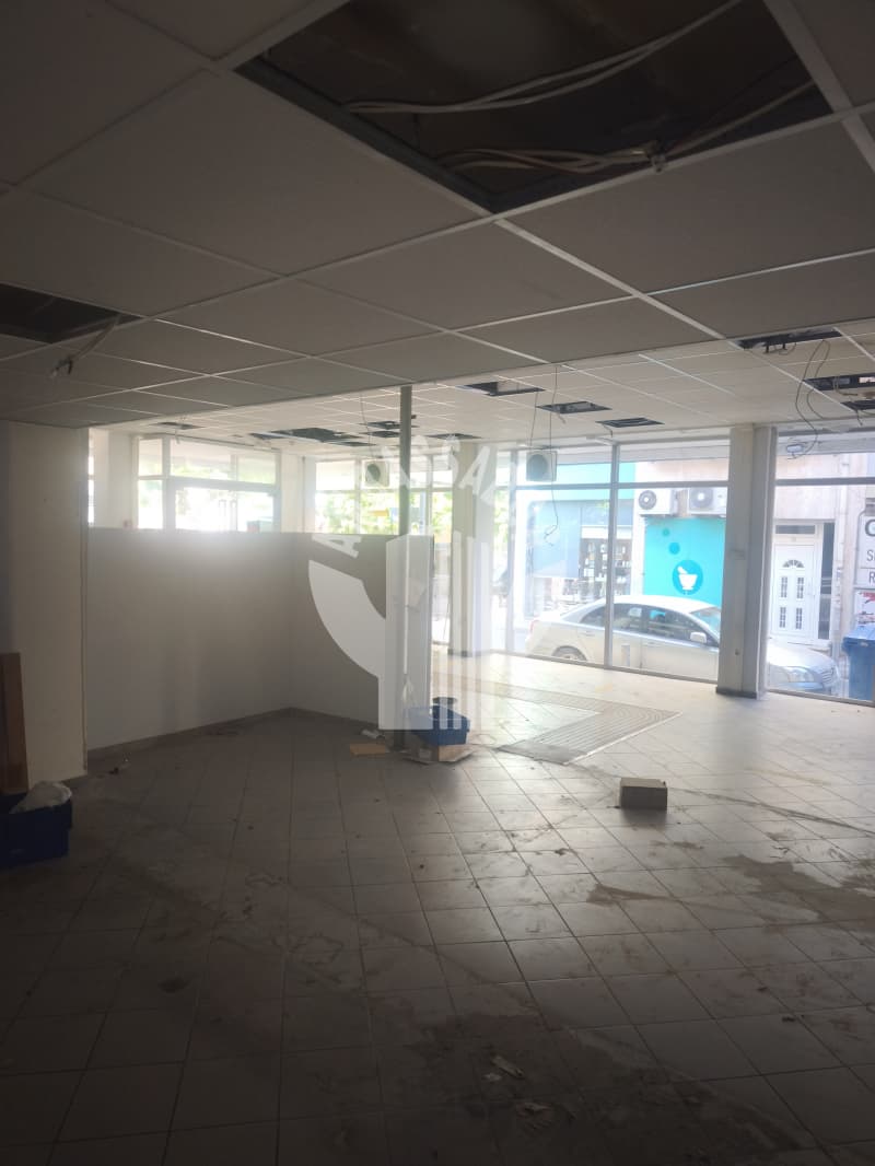 Retail Store in Center, Dafni — Photo 3 of 11