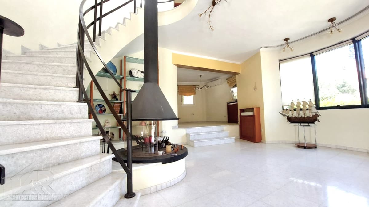 House in Center, Panorama — Photo 7 of 22