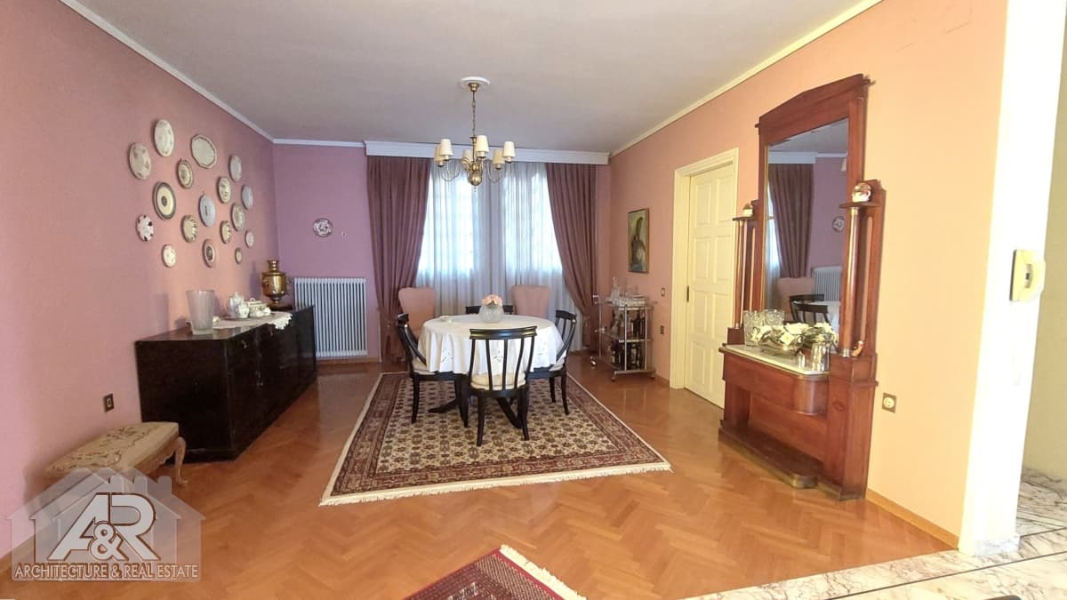 House in Panorama, Panorama — Photo 4 of 19