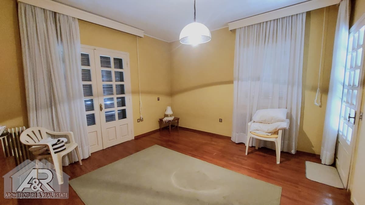 House in Panorama, Panorama — Photo 15 of 19