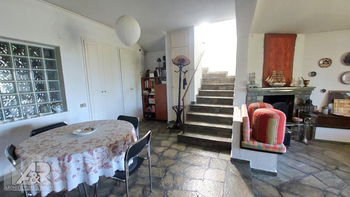 House in Panorama, Panorama — Photo 18 of 19