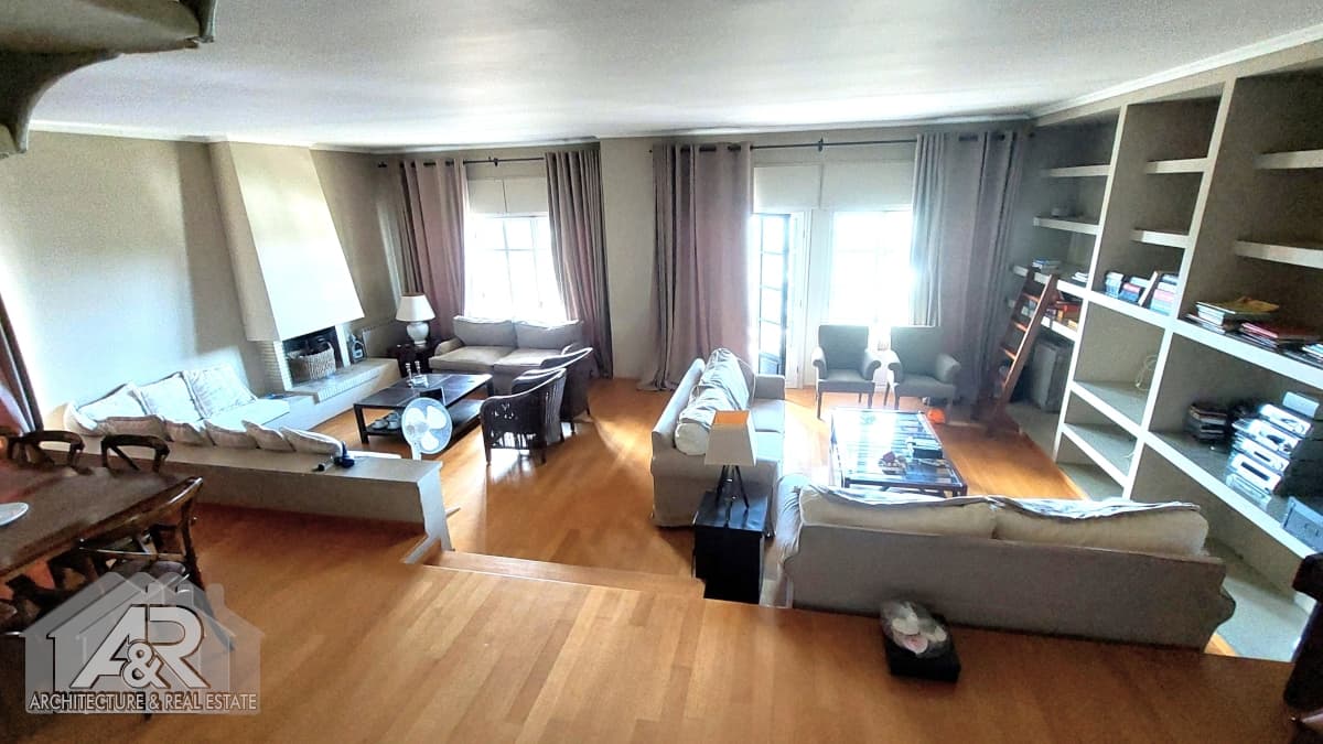 House in Panorama, Panorama — Photo 6 of 24