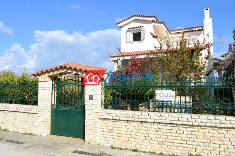 Μονοκατοικία στην Νεράντζα, Βέλο — Φωτογραφία 1 από 30