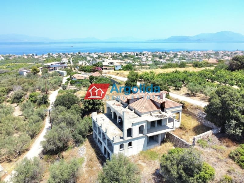 Μονοκατοικία στην Διμηνιό, Σικυώνα — Φωτογραφία 1 από 29