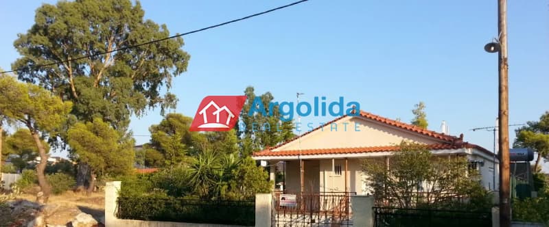 House in Loutraki, Loutraki-Perachora — Photo 2 of 24