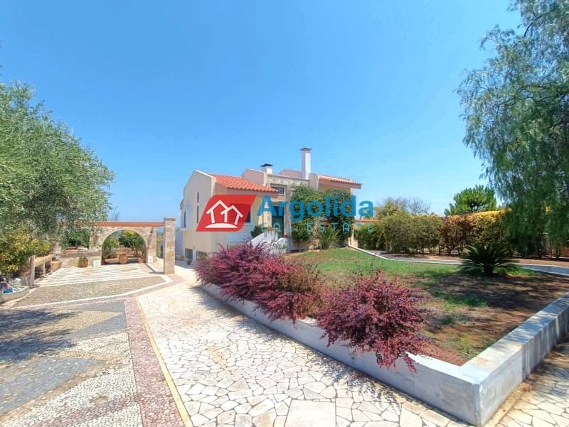 Μονοκατοικία στην Αγία Μαρίνα, Άσσος-Λεχαίο — Φωτογραφία 1 από 27