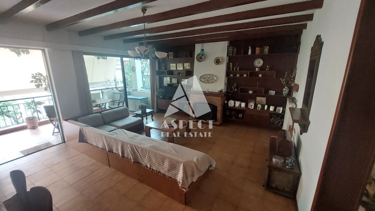 House in Kokkinia, Marousi — Photo 1 of 29
