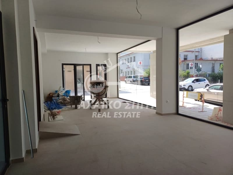 Retail Store in Pigi, Patra — Photo 2 of 4