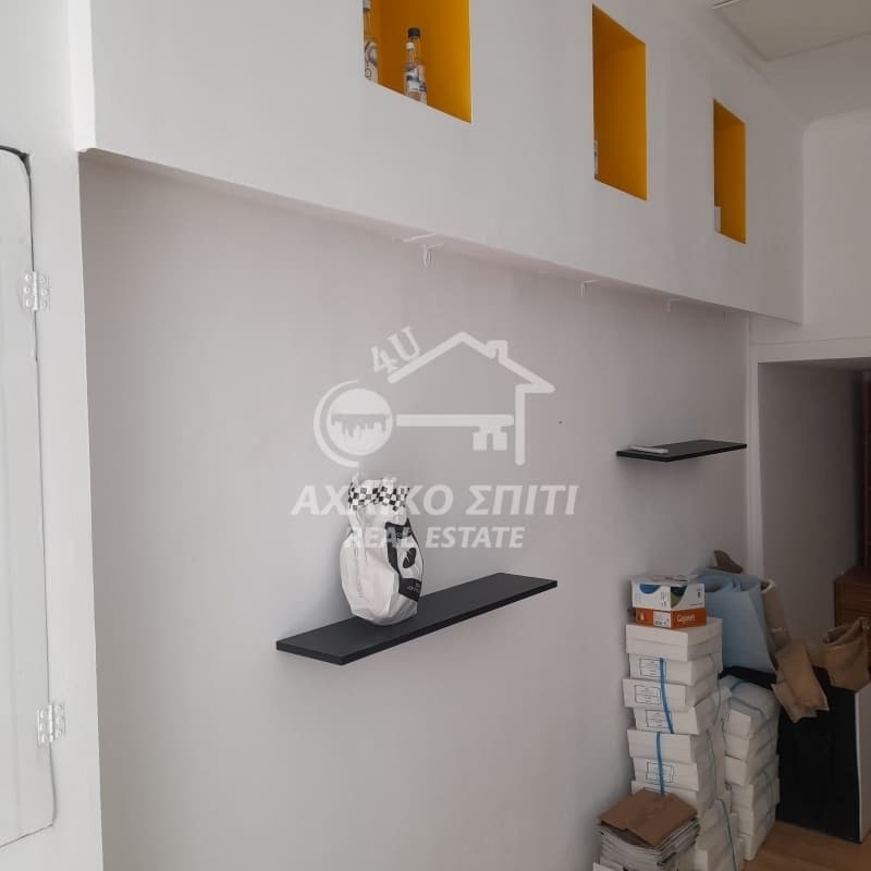 Retail Store in Pyrosvestio, Patra — Photo 4 of 16