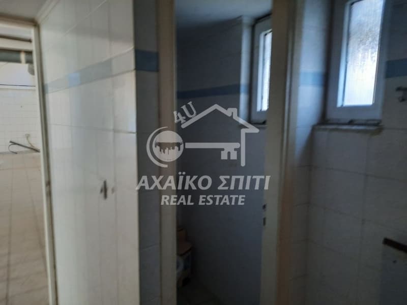 Retail Store in Agia Sofia, Patra — Photo 7 of 9