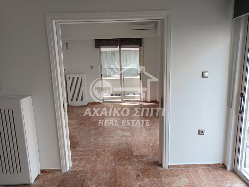 Γραφείο στην Τριών Ναυάρχων, Πάτρα — Φωτογραφία 2 από 12