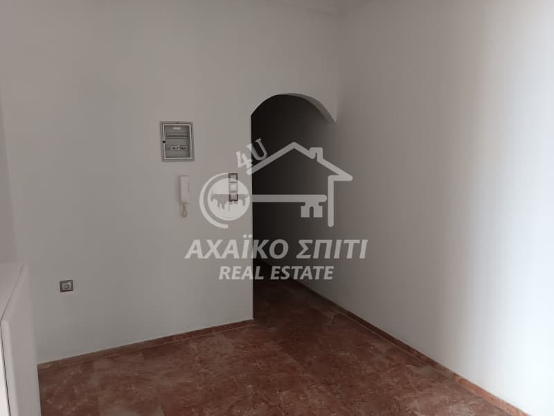 Γραφείο στην Τριών Ναυάρχων, Πάτρα — Φωτογραφία 11 από 12