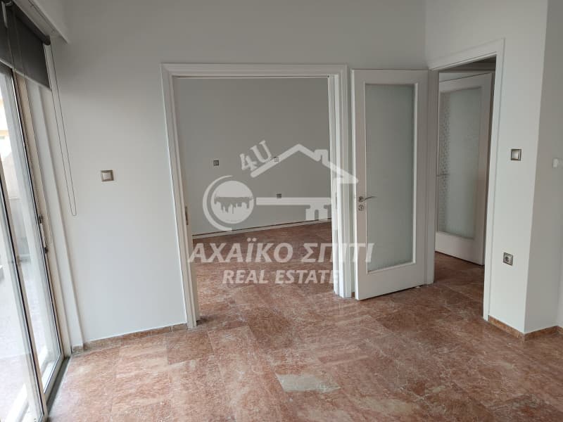 Γραφείο στην Τριών Ναυάρχων, Πάτρα — Φωτογραφία 1 από 12