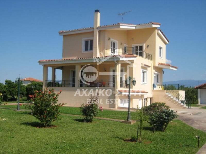 House in Center, Diakopto — Photo 20 of 24