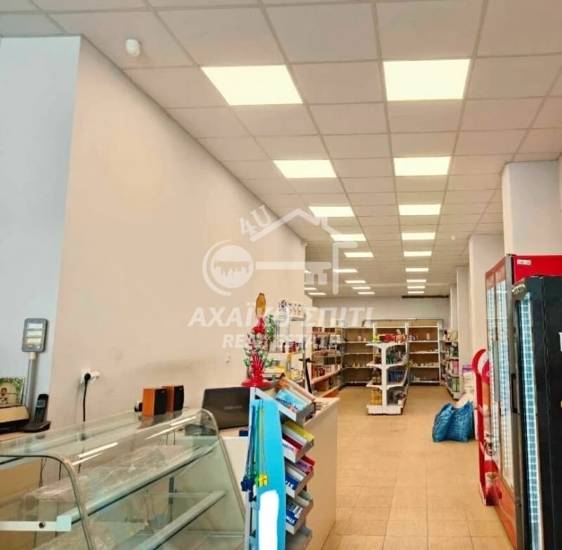 Κατάστημα στην Αγία Σοφία, Πάτρα — Φωτογραφία 1 από 4