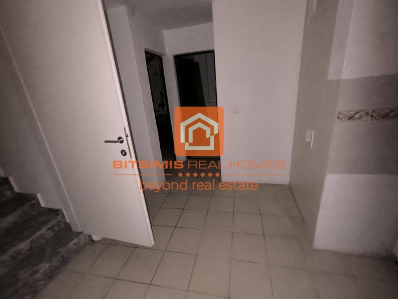 House in Panorama, Panorama — Photo 8 of 30