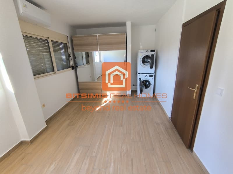 House in Panorama, Panorama — Photo 24 of 30