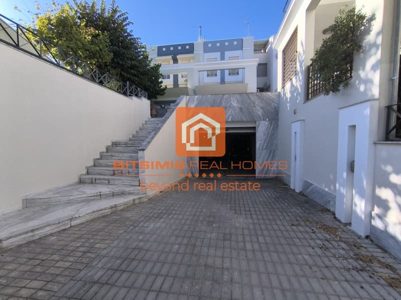 House in Panorama, Panorama — Photo 3 of 30