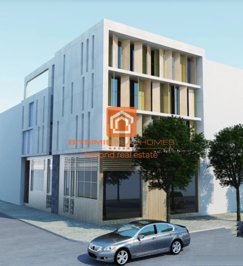 Retail Store in Center, Thermi — Photo 1 of 3