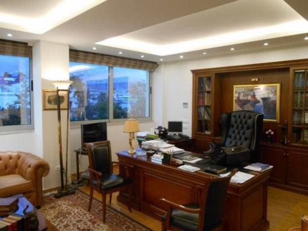 Office in Terpsithea, Piraeus — Photo 1 of 9