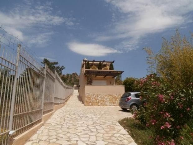 House in Lamprika, Koropi — Photo 11 of 11