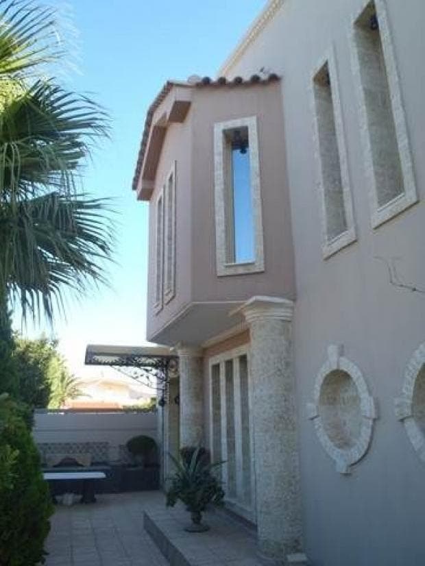 House in Alikes - Lakka, Anavissos — Photo 1 of 11