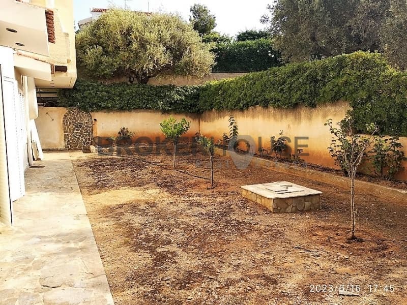 Μονοκατοικία στην Καταφύγι, Παλαιά Φώκαια — Φωτογραφία 13 από 19