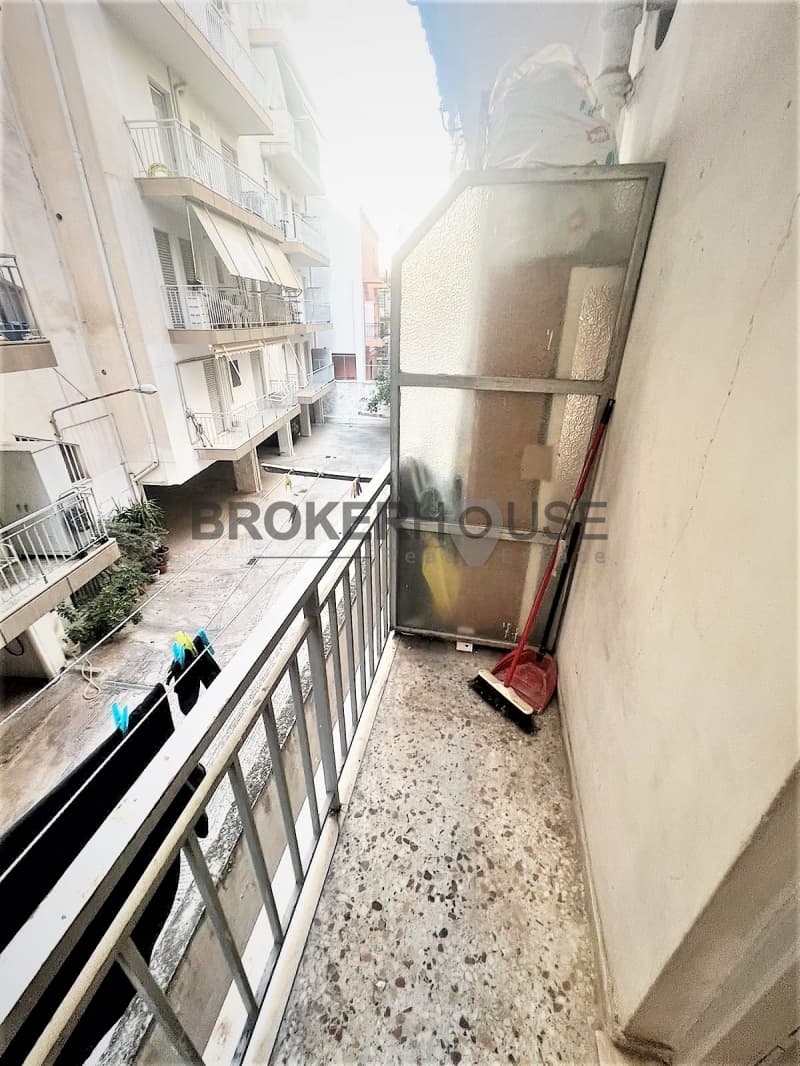 Apartment in Gkrava, Patisia — Photo 11 of 13